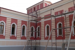 curte-tamplarie-lemn-parcul-romei-satu-mare