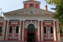 usa-ferestre-lemn-stratificat-baia-comunala-satu-mare