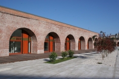 ansamblu-lemn-caramida-sticla-alama