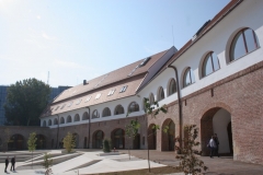 vedere-curte-tamplarie