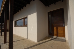 usa-intrare-lemn-stratificat-casa-privata