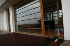 usa-intrare-vitrina-sprosuri